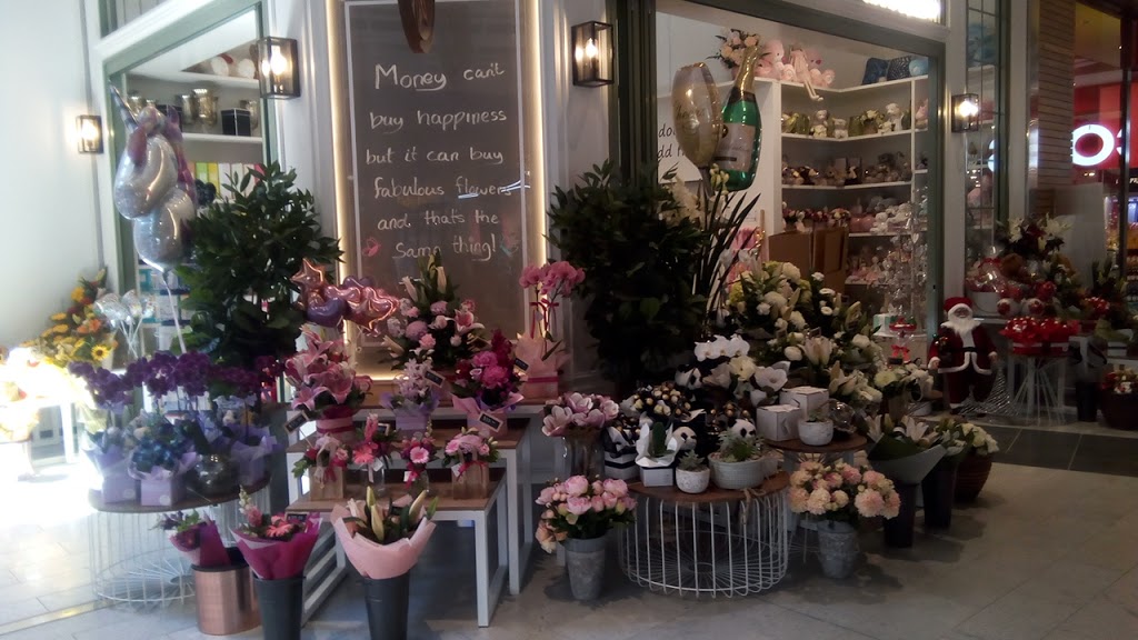 Petals On The Plaza | florist | Westfield Coomera, 103 Foxwell Rd, Coomera QLD 4209, Australia | 0755023489 OR +61 7 5502 3489