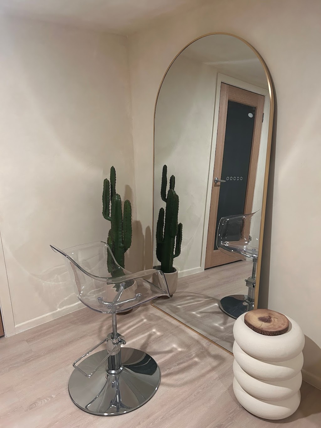 Barefaced Beauty & Headspa | 8 Harrison St, Cashmere QLD 4500, Australia | Phone: 0438 069 102