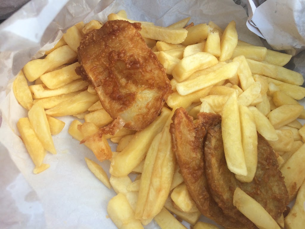 Throwers Fish & Chips | 1/3 Thrower Dr, Currumbin QLD 4223, Australia | Phone: (07) 5534 3847