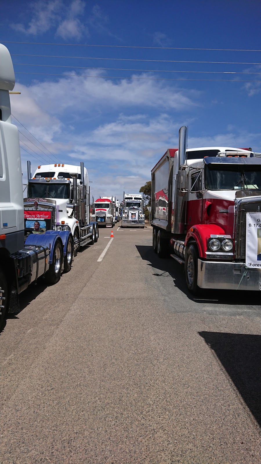 White Hill Truck Drivers Memorial | park | Adelaide Rd, Murray Bridge SA 5253, Australia