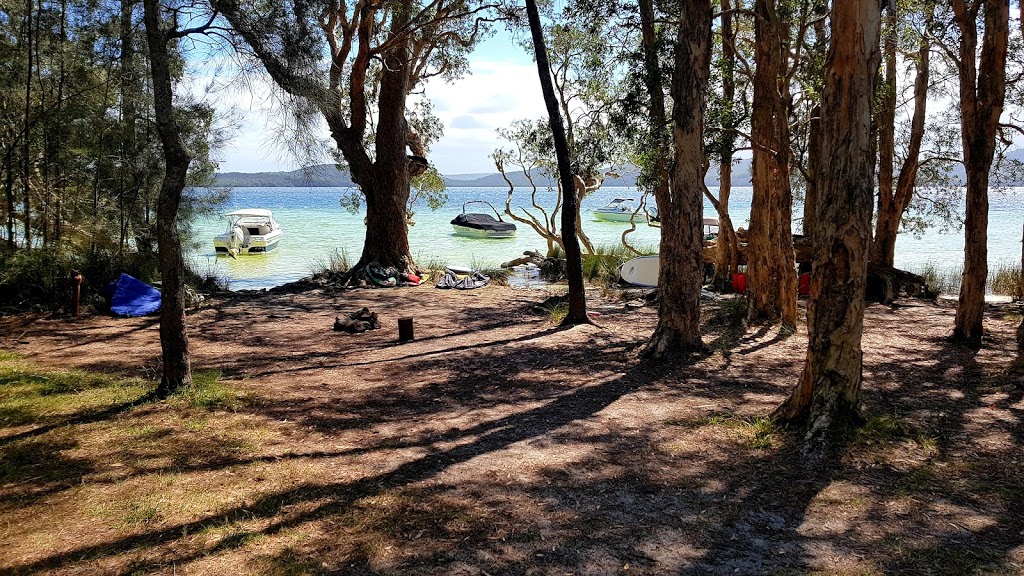 Shelley Beach Camping Ground | Off, Old Gibber Rd, Mungo Brush NSW 2423, Australia | Phone: (02) 6591 0300