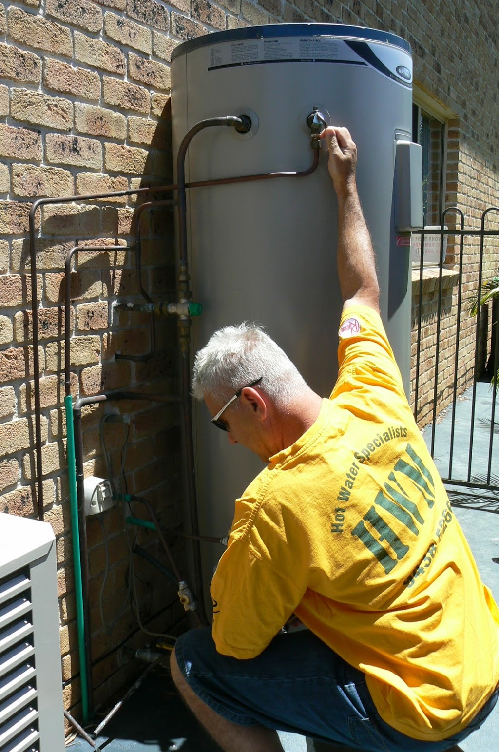 Hot Water Sydney | plumber | 6/12-18 Clarendon St, Artarmon NSW 2064, Australia | 0294385266 OR +61 2 9438 5266