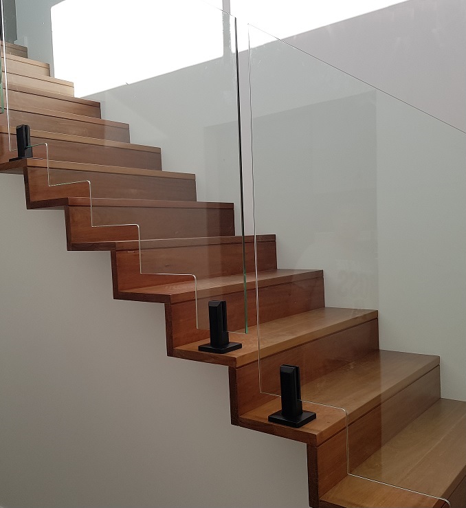 Prestige Glass Fencing and Balustrading | 24/1 Short St, Chatswood NSW 2067, Australia | Phone: (02) 9417 0164