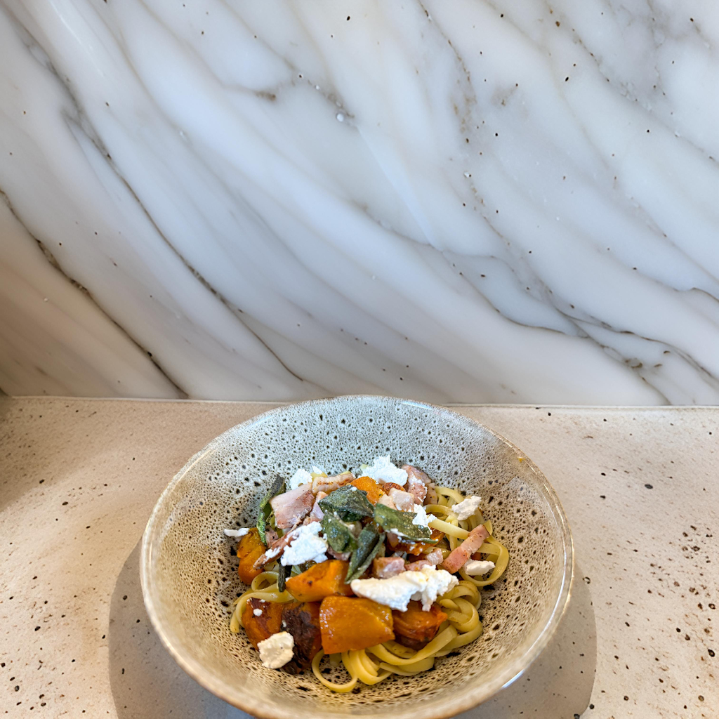 Tasting Lounge (inside Stanthorpe Holiday Park) | 26806 New England Hwy, Severnlea QLD 4380, Australia | Phone: 0483 966 766