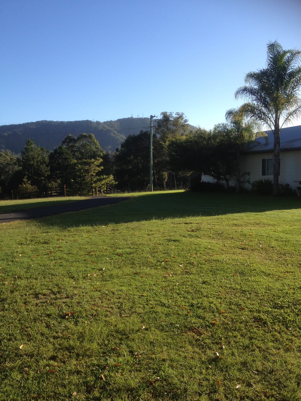 Boronia Park Cottage and Farm Stay | Old Pacific Hwy, Eungai Creek NSW 2441, Australia | Phone: 0407 064 662