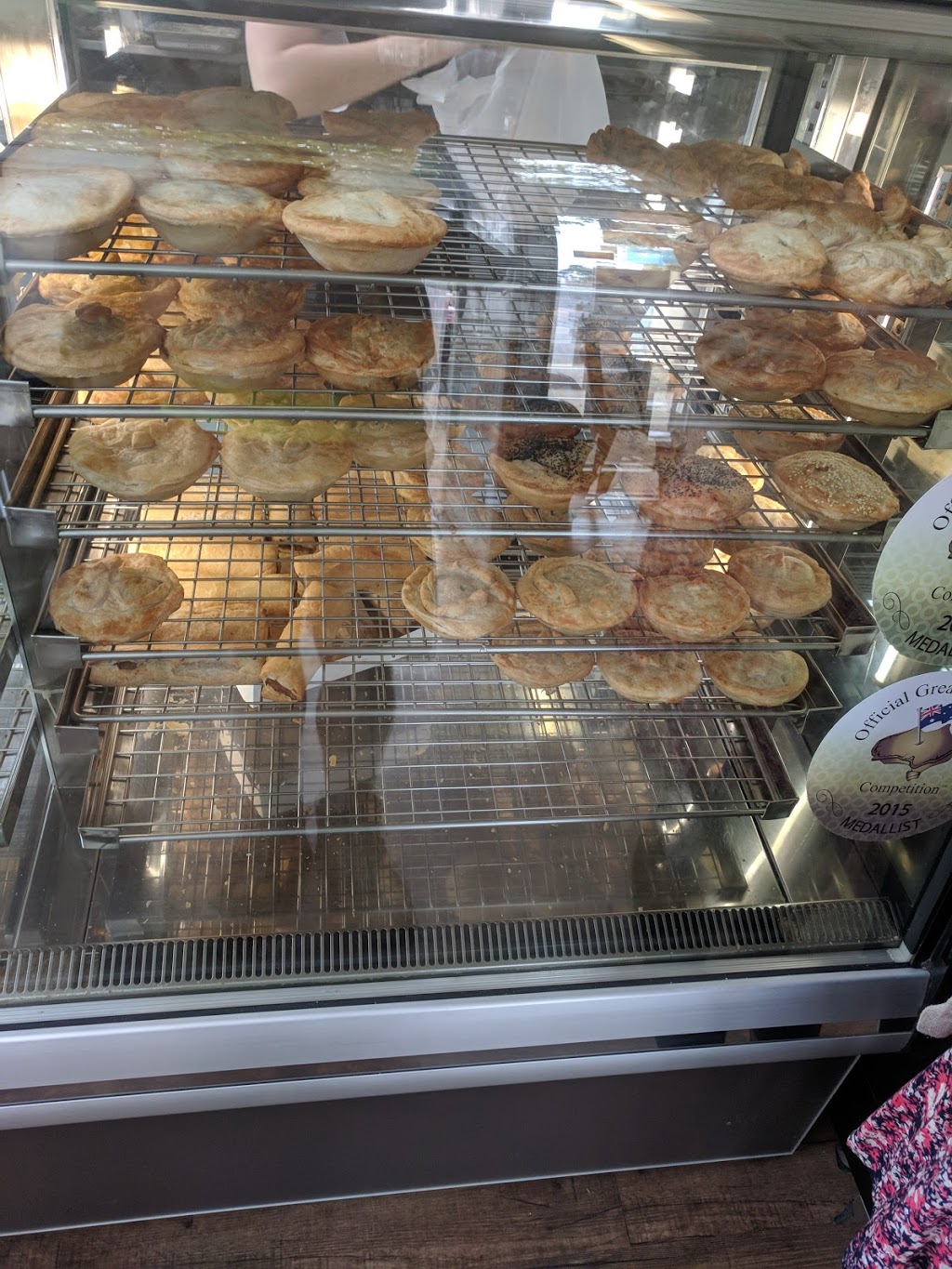 Pie and Mighty | bakery | 24 Lakeside Blvd, Pakenham VIC 3810, Australia | 0359405588 OR +61 3 5940 5588