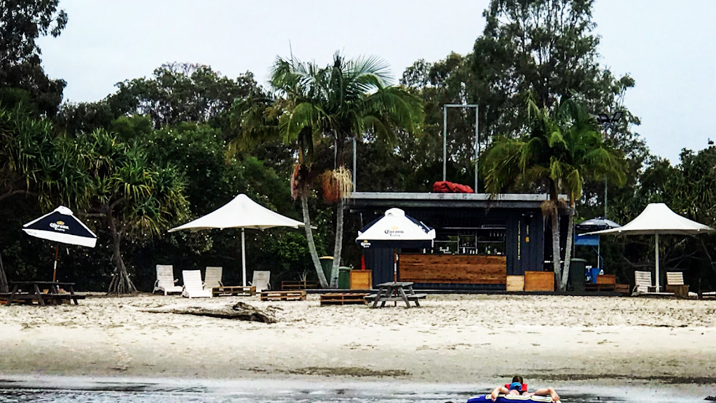 Sunset Beach Bar | Sunset Beach Couran Cove Island Resort, South Stradbroke QLD 4216, Australia | Phone: (07) 5597 9999