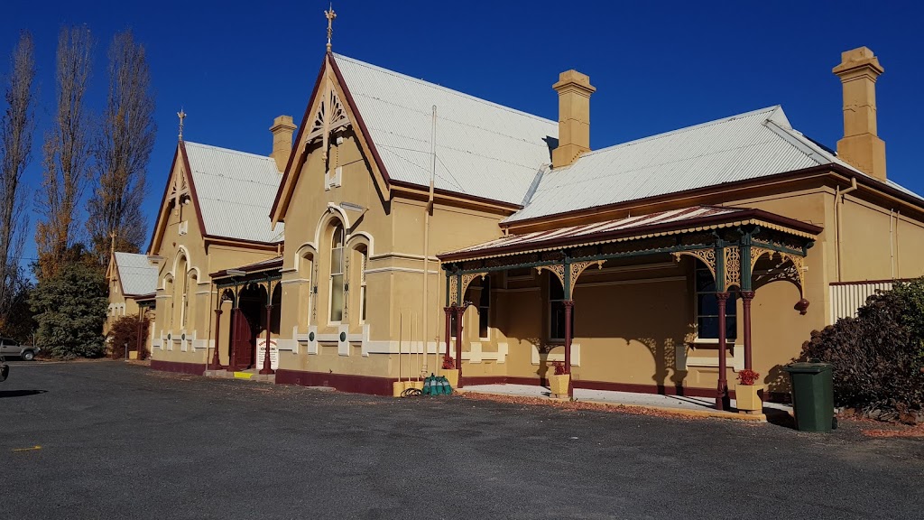 Tenterfield Lodge & Caravan Park | lodging | 2 Manners St, Tenterfield NSW 2372, Australia | 0267361477 OR +61 2 6736 1477