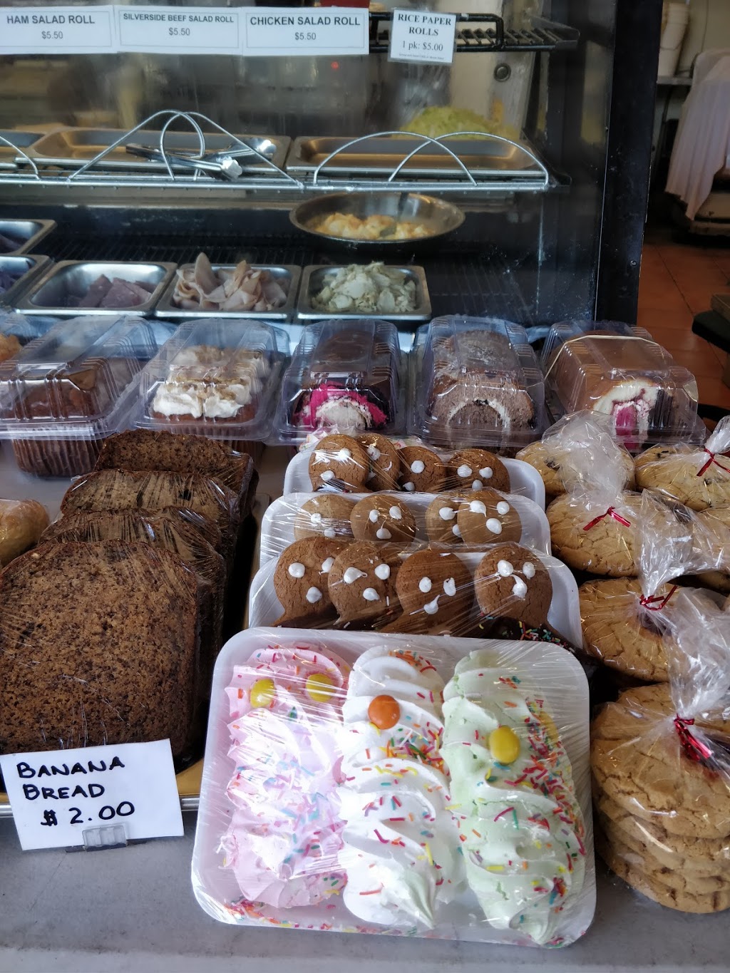 Sangs Bakery | bakery | 200 Old Cleveland Rd, Capalaba QLD 4157, Australia | 0732455999 OR +61 7 3245 5999