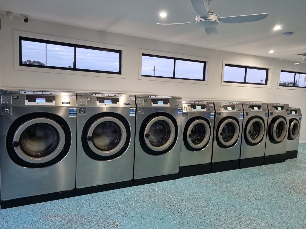 Washworx Laundromat Cobram | 5 Cobram-Koonoomoo Rd, Cobram VIC 3644, Australia | Phone: 0413 573 895