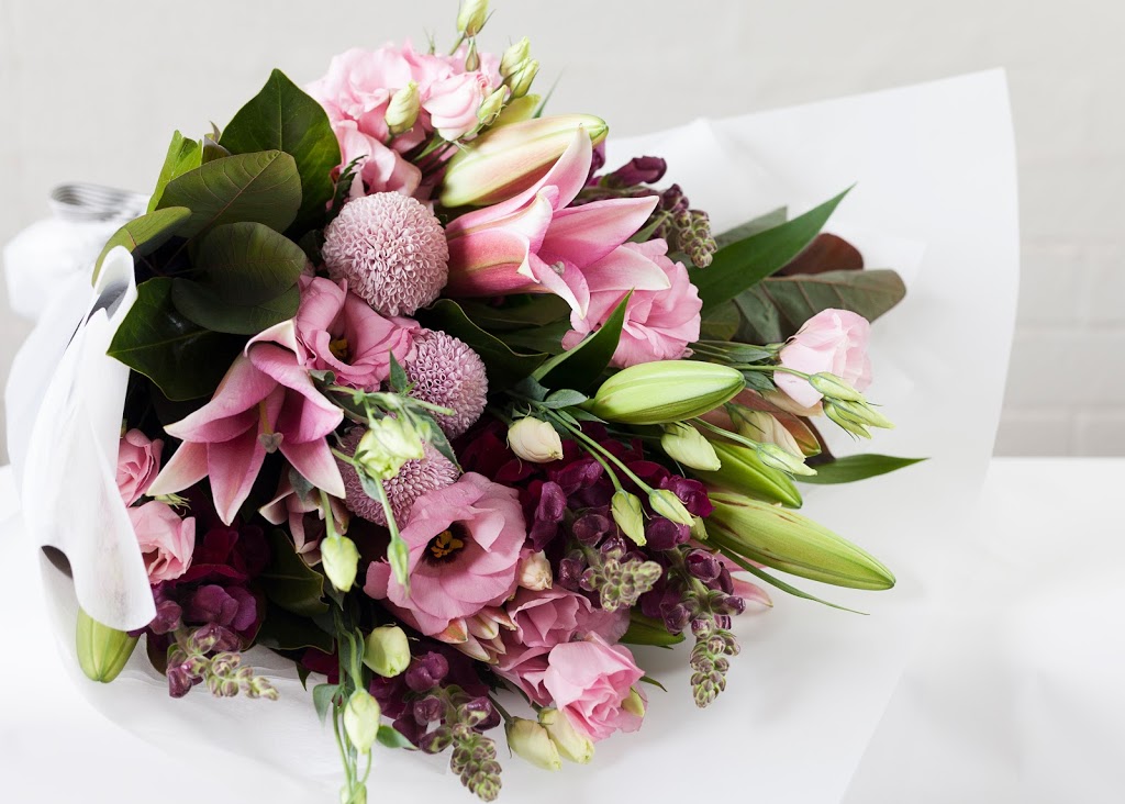 SHOW it with flowers | 165B Military Rd, Avondale Heights VIC 3034, Australia | Phone: (03) 9021 9675