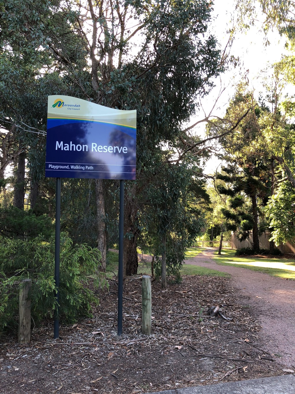 Mahon Reserve | park | Oban Rd, Ringwood North VIC 3134, Australia | 0392984598 OR +61 3 9298 4598