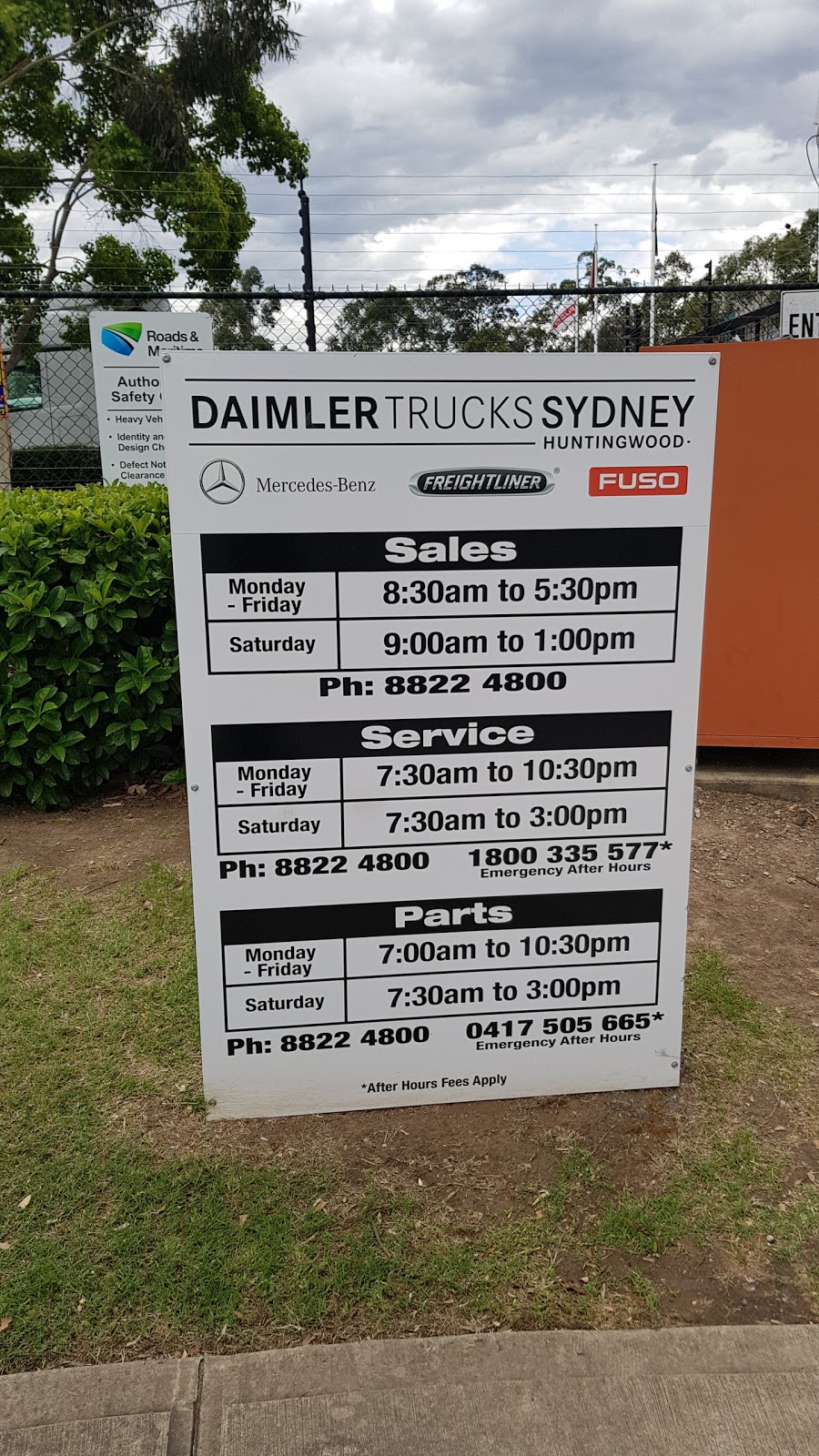 Daimler Trucks Huntingwood | car dealer | 10 Decker Pl, Huntingwood NSW 2148, Australia | 0288224800 OR +61 2 8822 4800