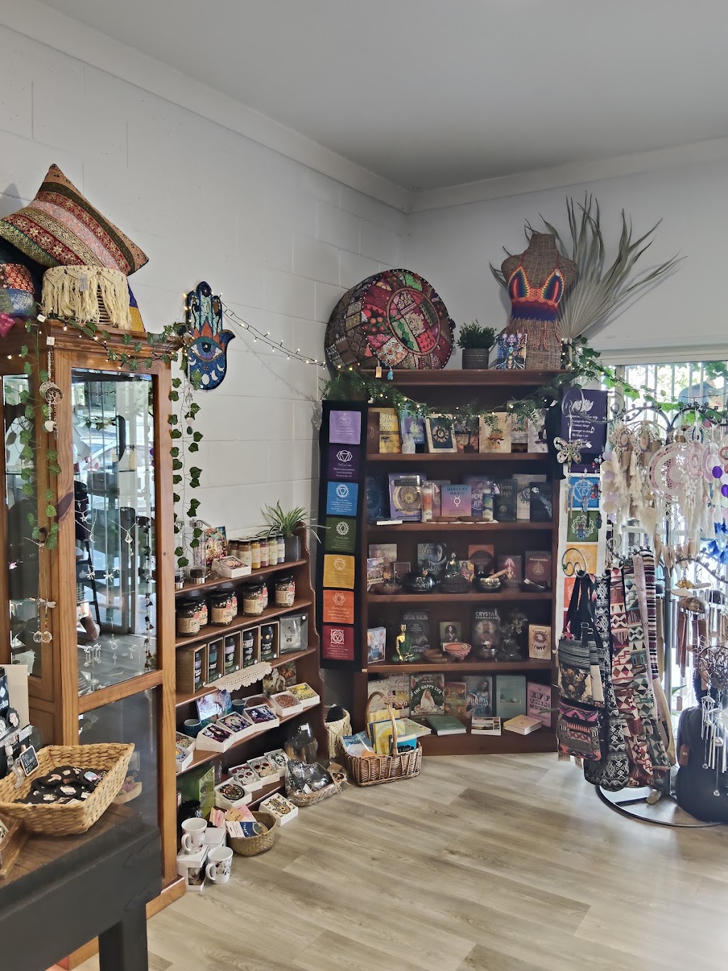 Radiant Temple | Shop 7/866 Beerburrum Rd, Elimbah QLD 4516, Australia | Phone: 0494 639 371