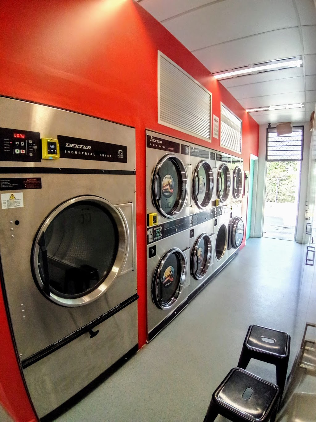Laundry Lovers | laundry | Springwood Plaza, 5/3-15 Dennis Rd, Springwood QLD 4127, Australia | 0731330275 OR +61 7 3133 0275