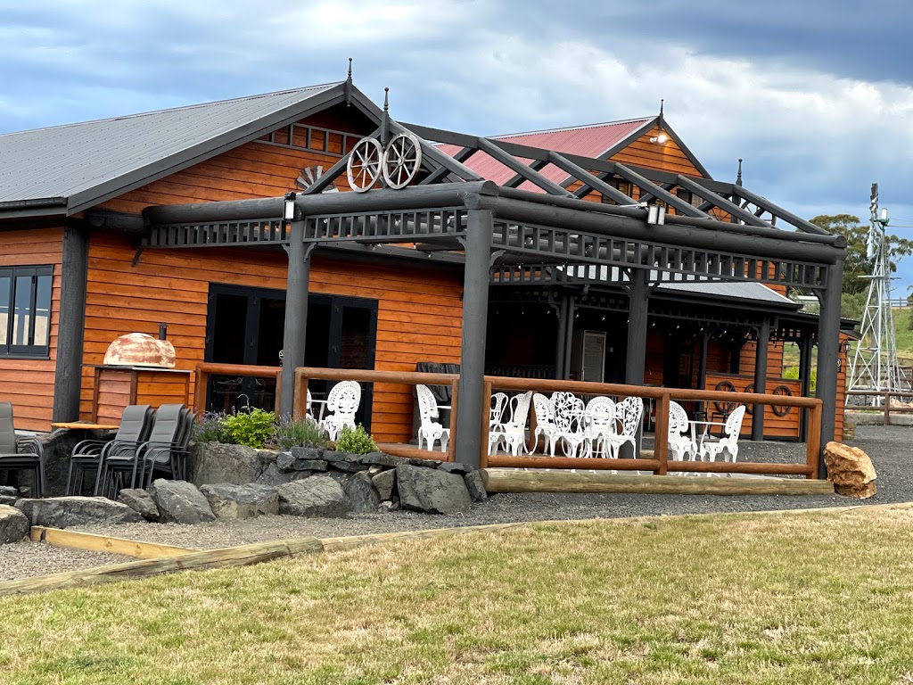 Lake Oberon Estate |  | 167 Harveys Rd, Oberon NSW 2787, Australia | 0410587396 OR +61 410 587 396