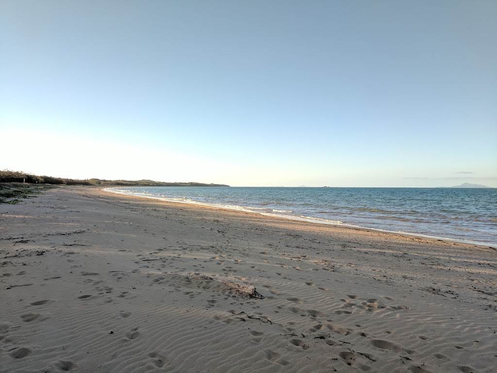 off leash dog beach | park | Williams Ave, Bucasia QLD 4750, Australia