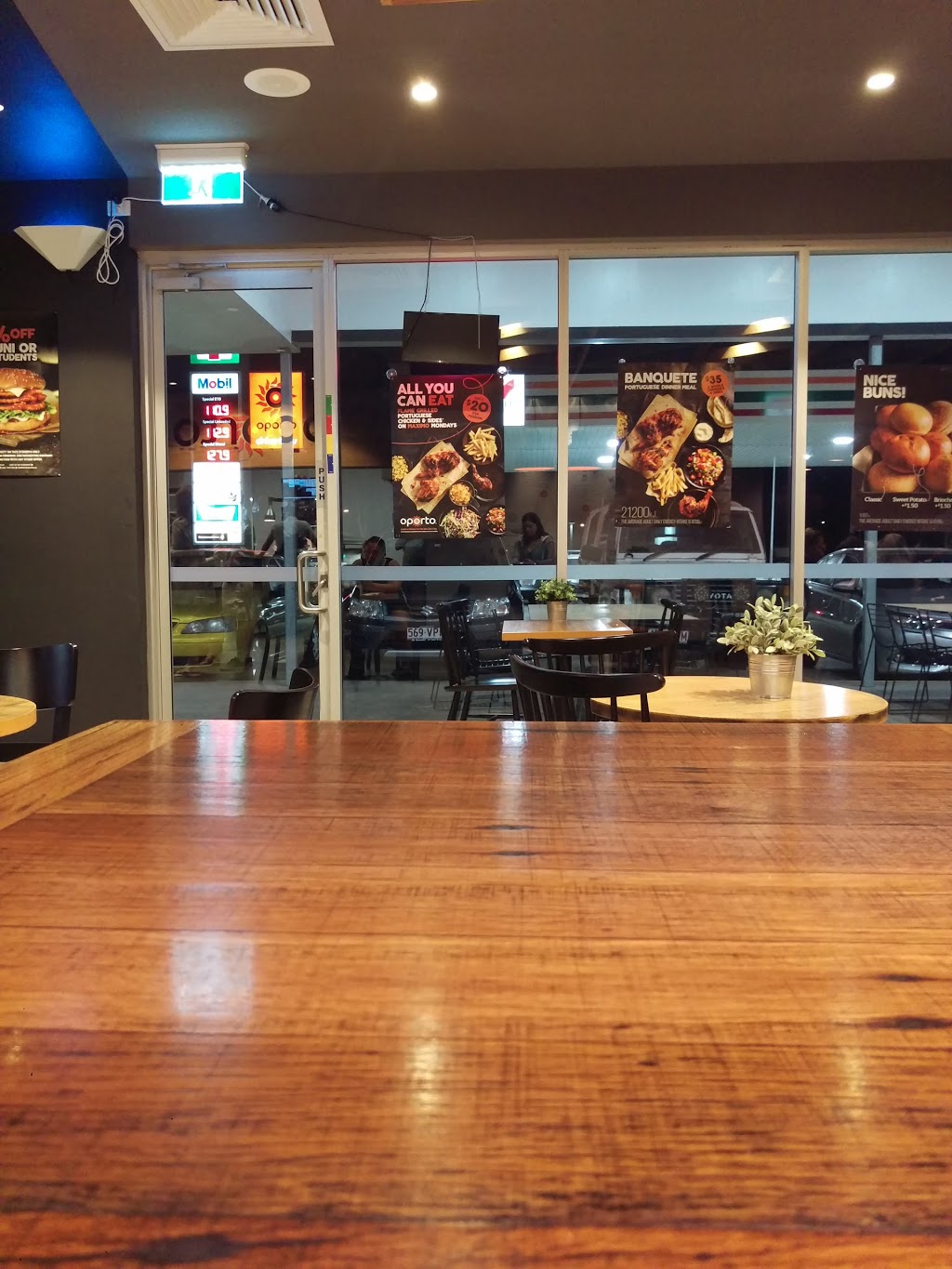 Oporto | restaurant | Logan River Road &, Gardiner Rd, Holmview QLD 4133, Australia | 0730843610 OR +61 7 3084 3610