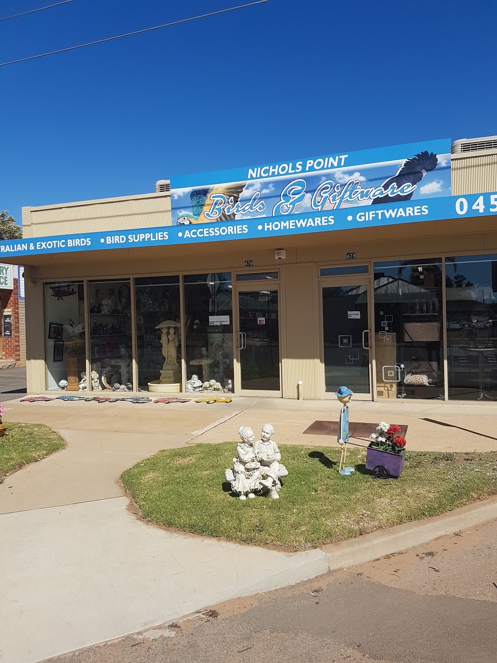 Nichols Point Birds | 676 Koorlong Ave, Irymple VIC 3498, Australia | Phone: 0458 004 866