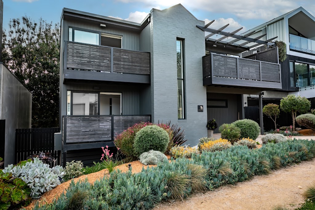 Grandview Beach House | 1B Grandview Parade, Barwon Heads VIC 3227, Australia | Phone: 0976 368 5008