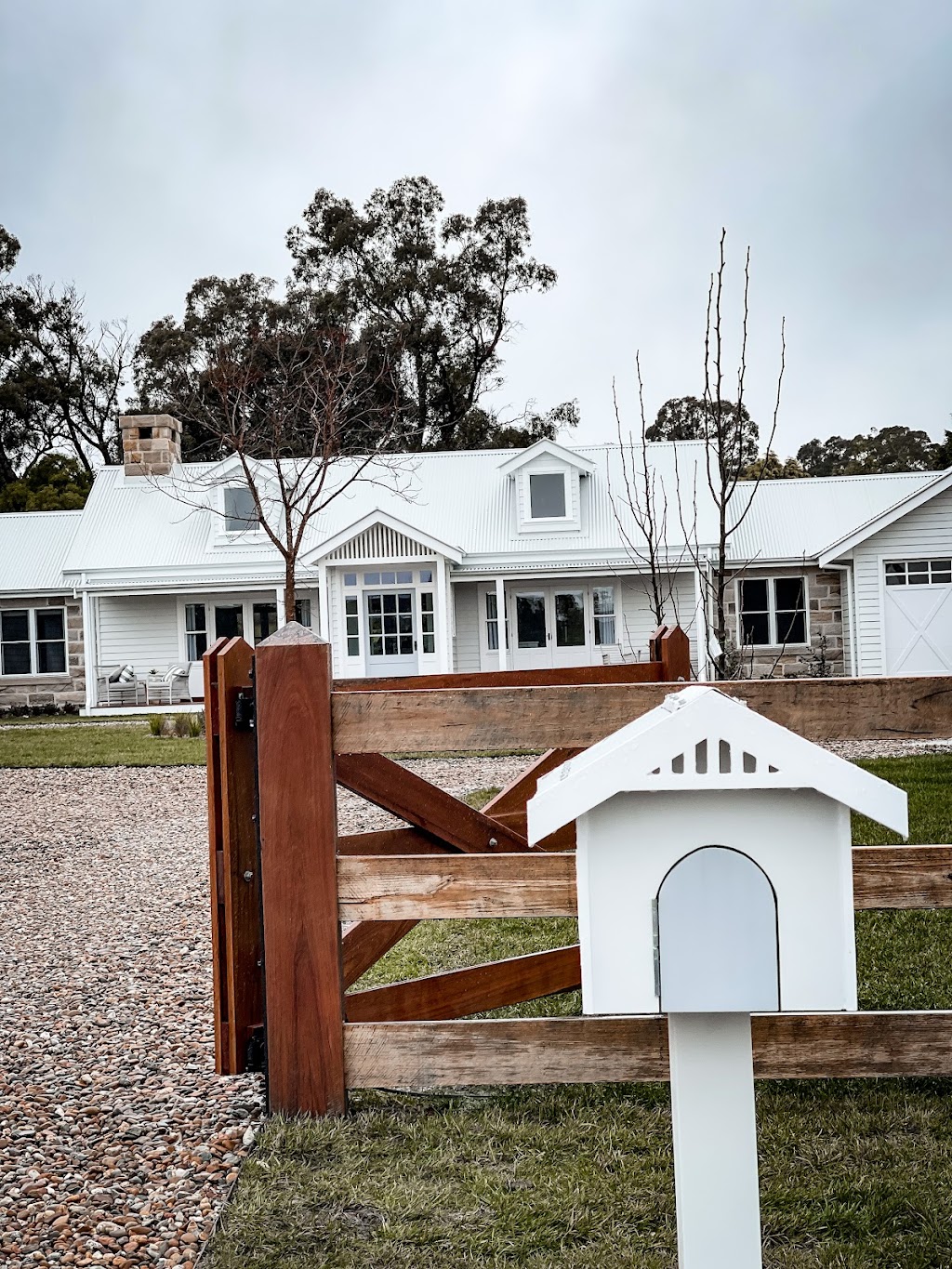 Southern Highlands Painting and Wallpapering | 49 Orient St, Willow Vale NSW 2575, Australia | Phone: 0413 396 488