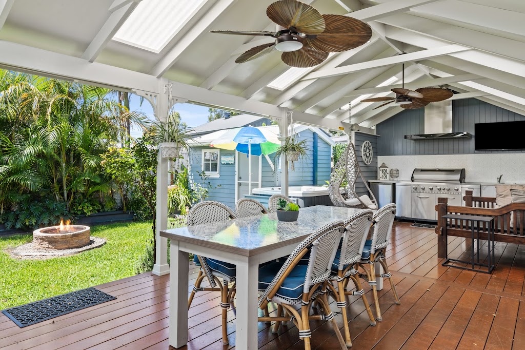 Spa and Chill Lodge Budgewoi | 83 Diamond Head Dr, Budgewoi NSW 2262, Australia | Phone: 0414 294 840