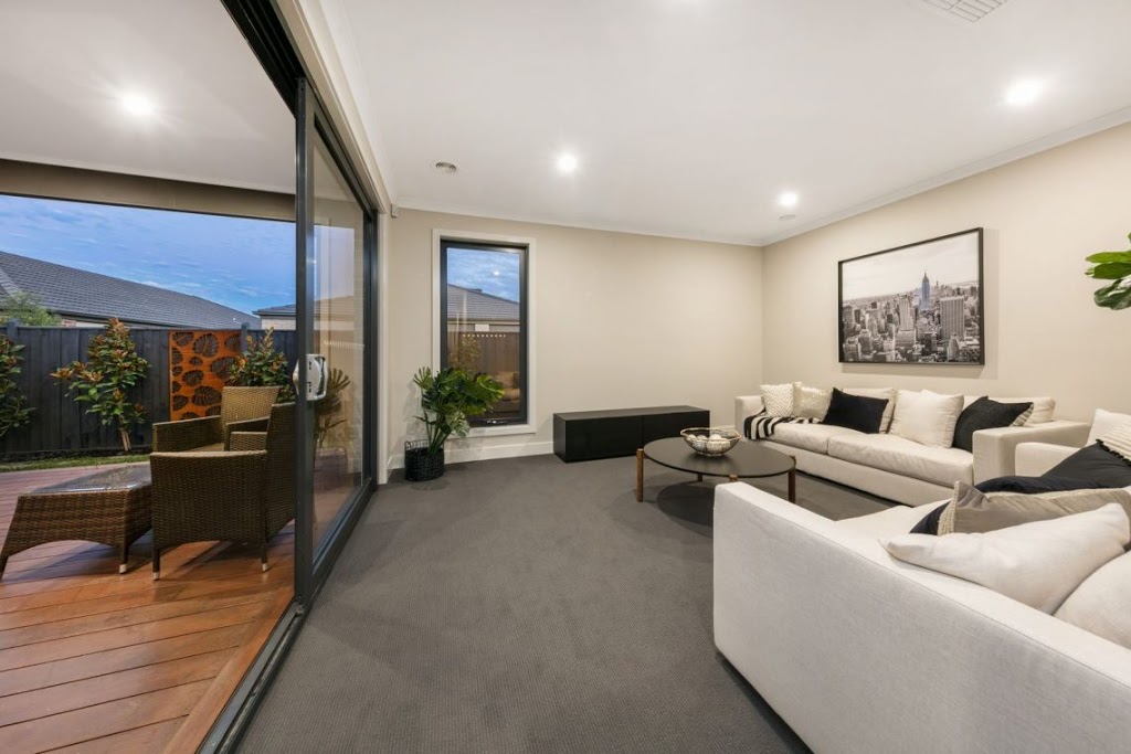 Rawdon Hill Display Home Officer | Bronte Boulevard, Officer VIC 3809, Australia | Phone: 97023884