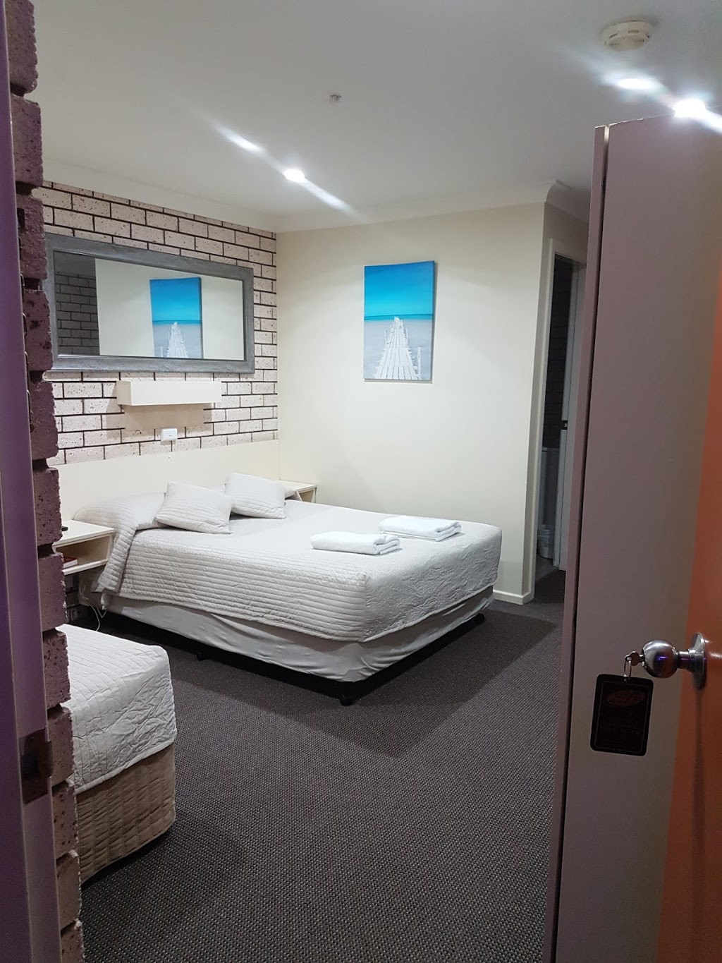 Alfa Motel | 7 Castlereagh St, Gilgandra NSW 2827, Australia | Phone: (02) 6847 1188