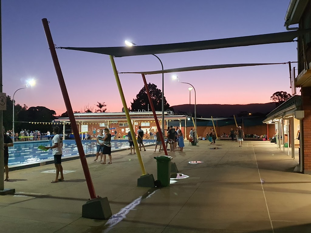 Dapto Public Pool |  | 28 Bangaroo Ave, Dapto NSW 2530, Australia | 0242611963 OR +61 2 4261 1963