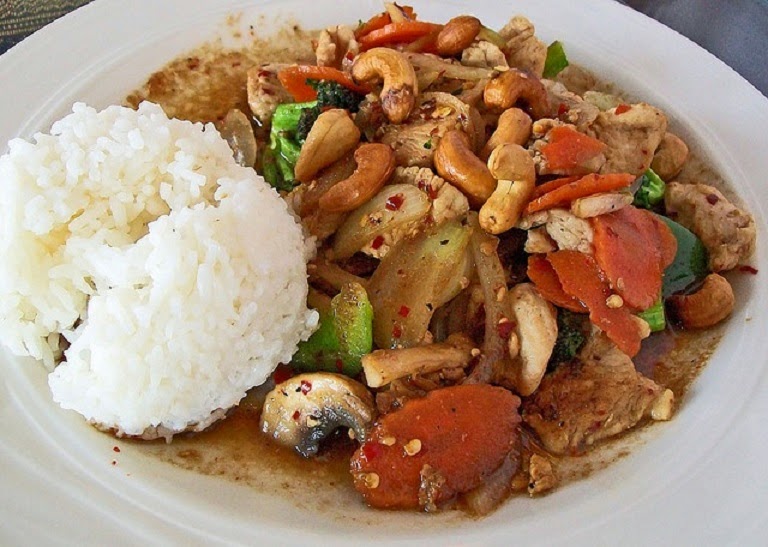 In Thai Takeaway Berkeley Vale | meal takeaway | 2/252 Lakedge Ave, Berkeley Vale NSW 2261, Australia | 0243882353 OR +61 2 4388 2353