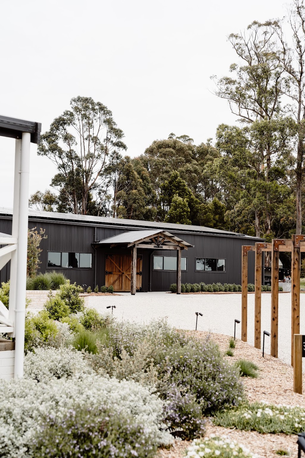 Leonards Hill Estate | 2195 Ballan-Daylesford Rd, Leonards Hill VIC 3461, Australia | Phone: 0411 081 200