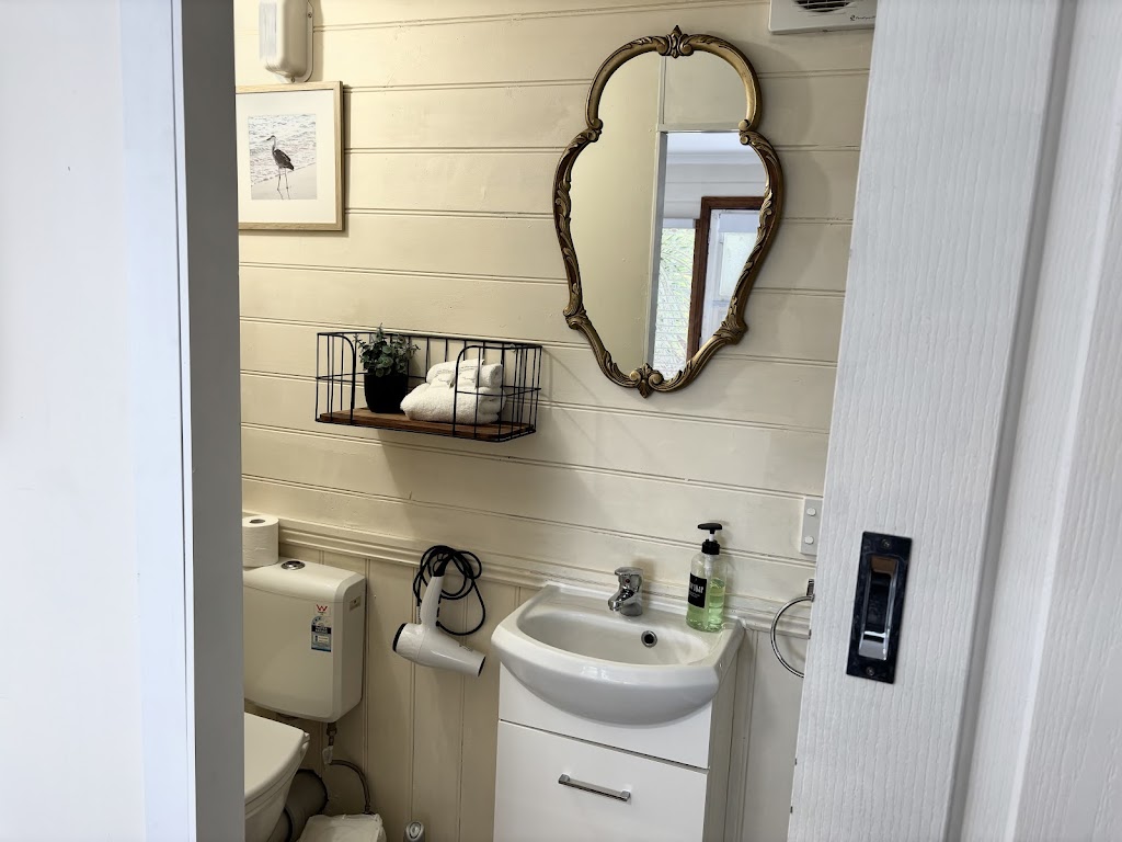 Stonez Boutique Accommodation | 46 Talbot Rd, Clunes VIC 3370, Australia | Phone: 0407 502 193