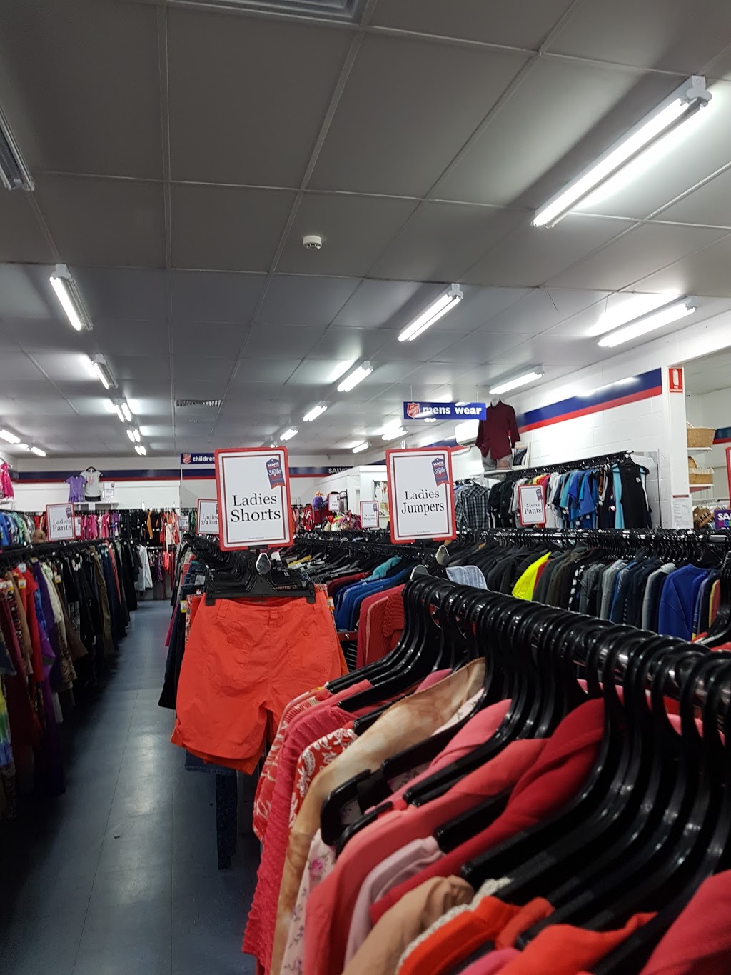 Salvos Stores Gosford | 348 Mann St, Gosford NSW 2250, Australia | Phone: (02) 4325 3101