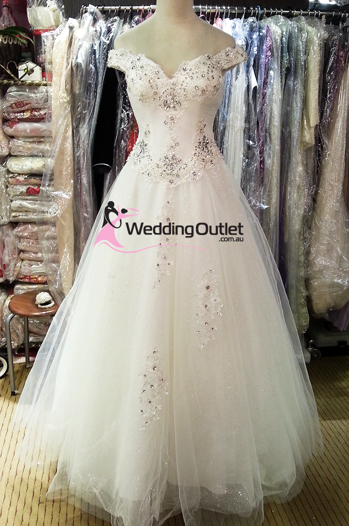 Wedding Outlet | store | Unit 20/65 Marigold St, Revesby NSW 2212, Australia | 0404347370 OR +61 404 347 370