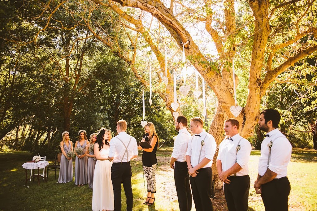 Ballarat Marriage Celebrant Kate Ritchie-Sexton | 4 Charles Dr, Cardigan Village VIC 3352, Australia | Phone: 0430 081 479