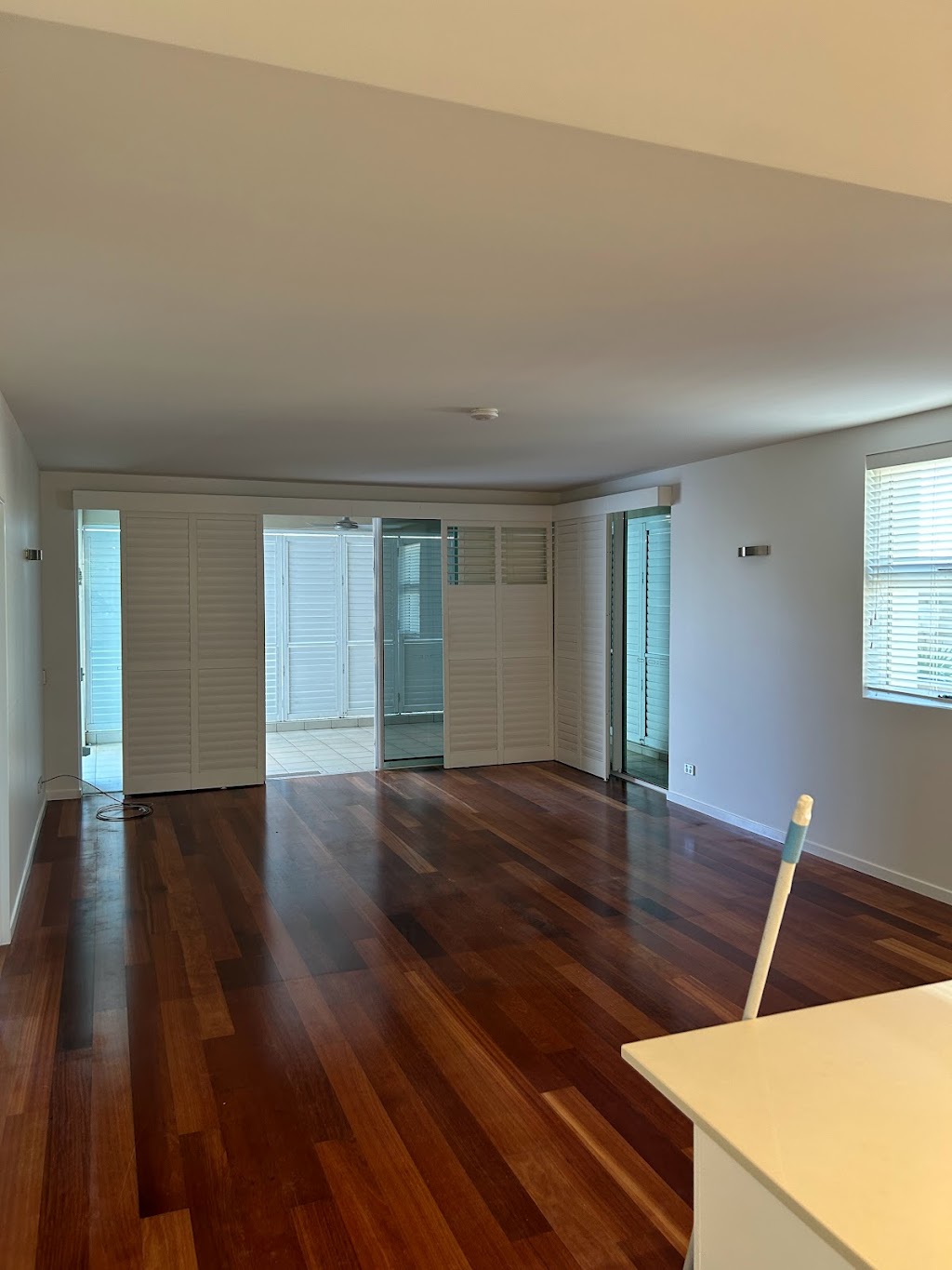 DR Paint | 8 Chevron Rise, Highland Park QLD 4211, Australia | Phone: 0475 606 666