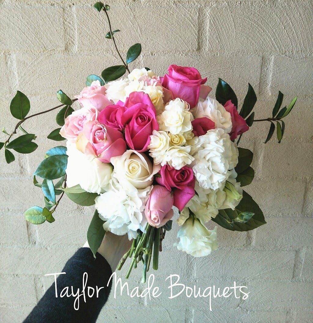 Taylor Made Bouquets | Trafford Ln, Stanhope Gardens NSW 2768, Australia | Phone: 0402 092 205