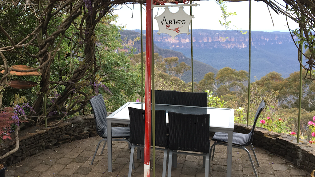 Dalias Blue Mountains Retreat - Accommodation Blue Mountains -  | 7 Cliff Dr, Katoomba NSW 2780, Australia | Phone: 0404 738 505