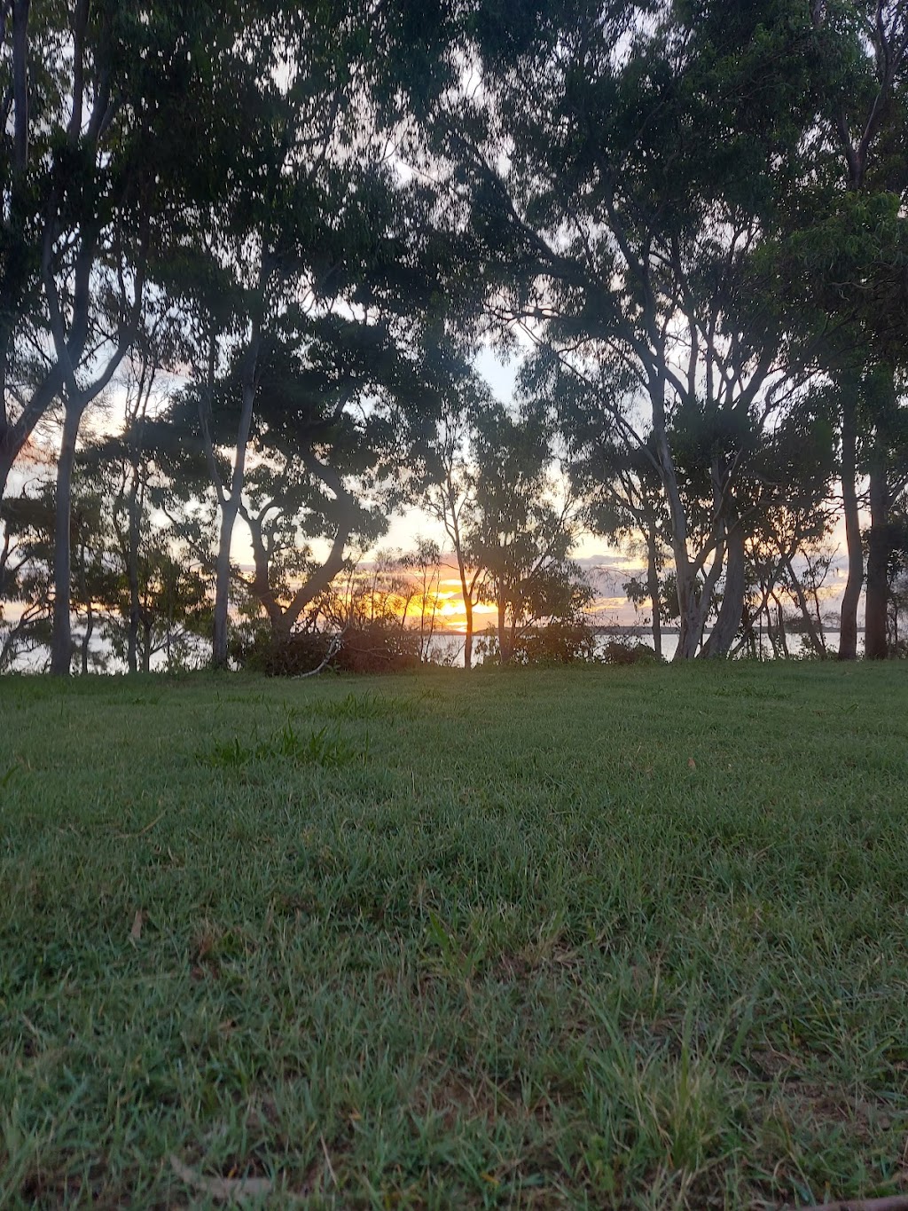 Positive Energy Massage & Sports Therapy | 3 Fraser St, Dunwich QLD 4183, Australia | Phone: 0417 758 127