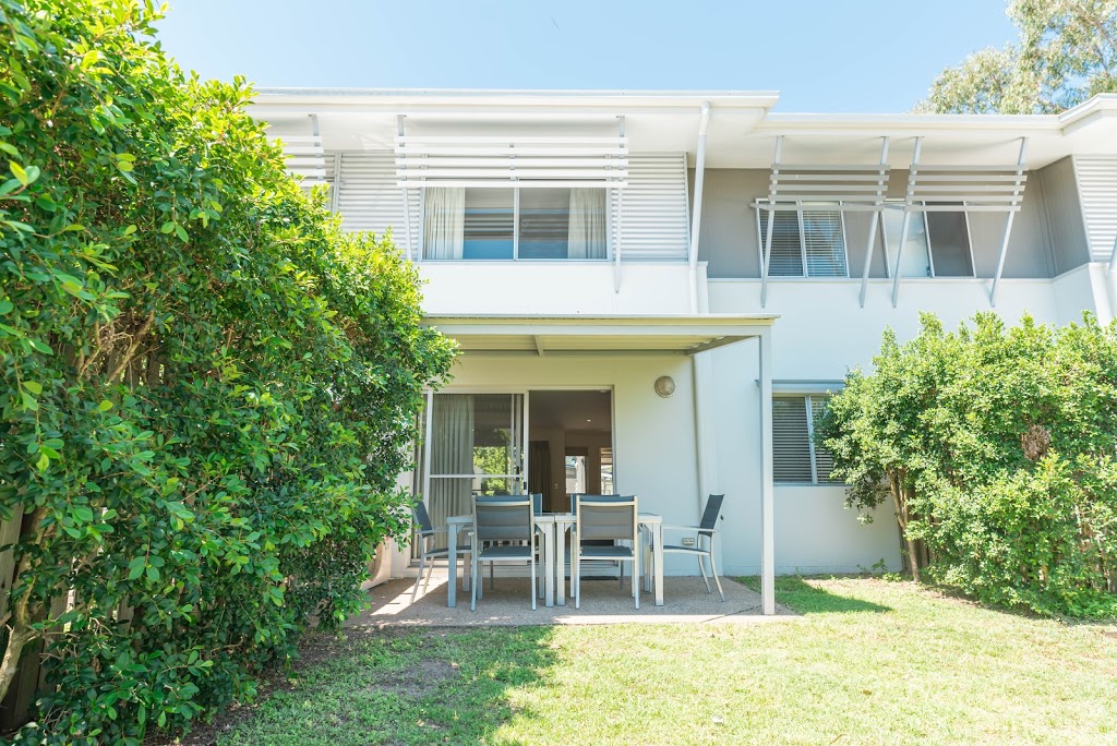 Whale Cove Apartments | 68 Pulgul St, Urangan QLD 4655, Australia | Phone: (07) 4194 7000