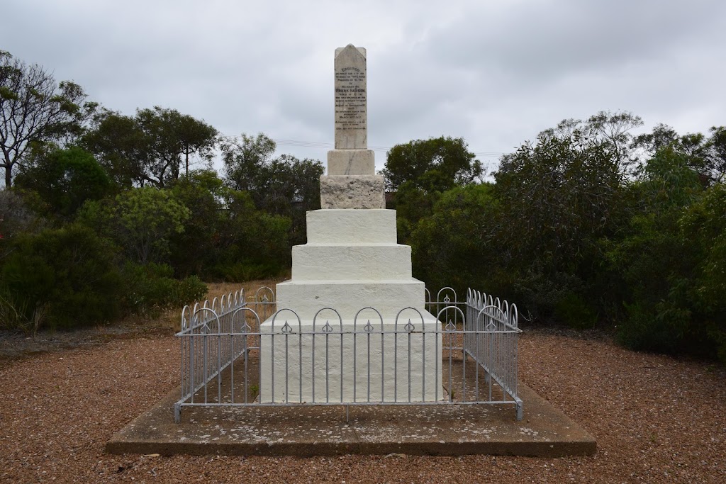 Frank Hawson Memorial | park | Hawson Pl, Port Lincoln SA 5606, Australia | 0428877016 OR +61 428 877 016