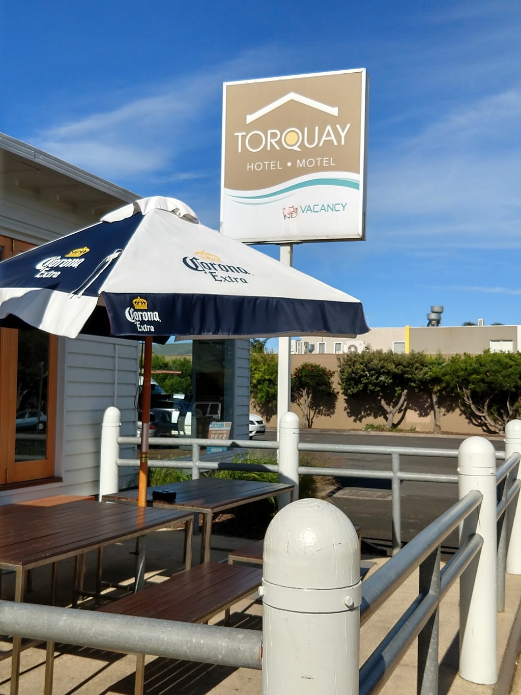 Torquay Hotel Motel | lodging | 36 Bell St, Torquay VIC 3228, Australia | 0352612001 OR +61 3 5261 2001