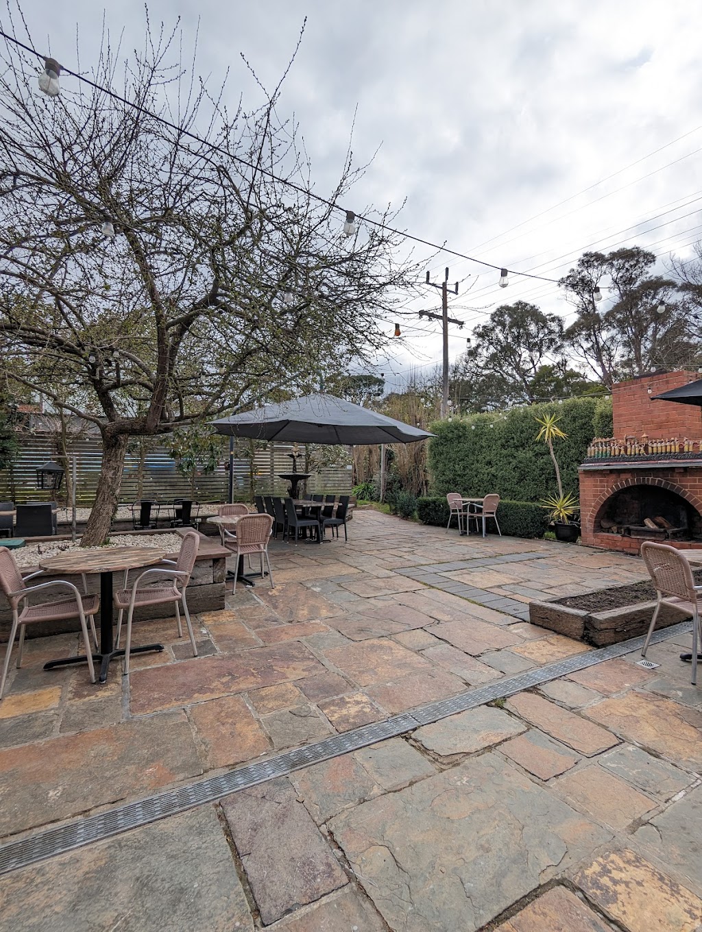 Gogos cafe & Bar | 40 Victoria St, Macedon VIC 3440, Australia | Phone: 0401 149 455