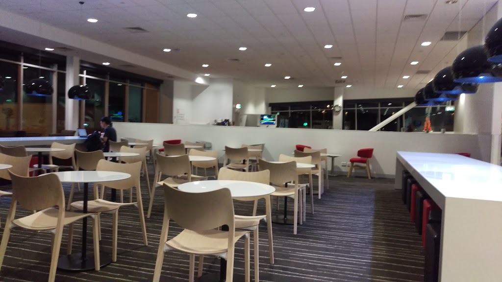 Qantas Club,Cairns | 2, Cairns Airport, Mick Borzi Drive, Aeroglen QLD 4870, Australia | Phone: (07) 4050 4270