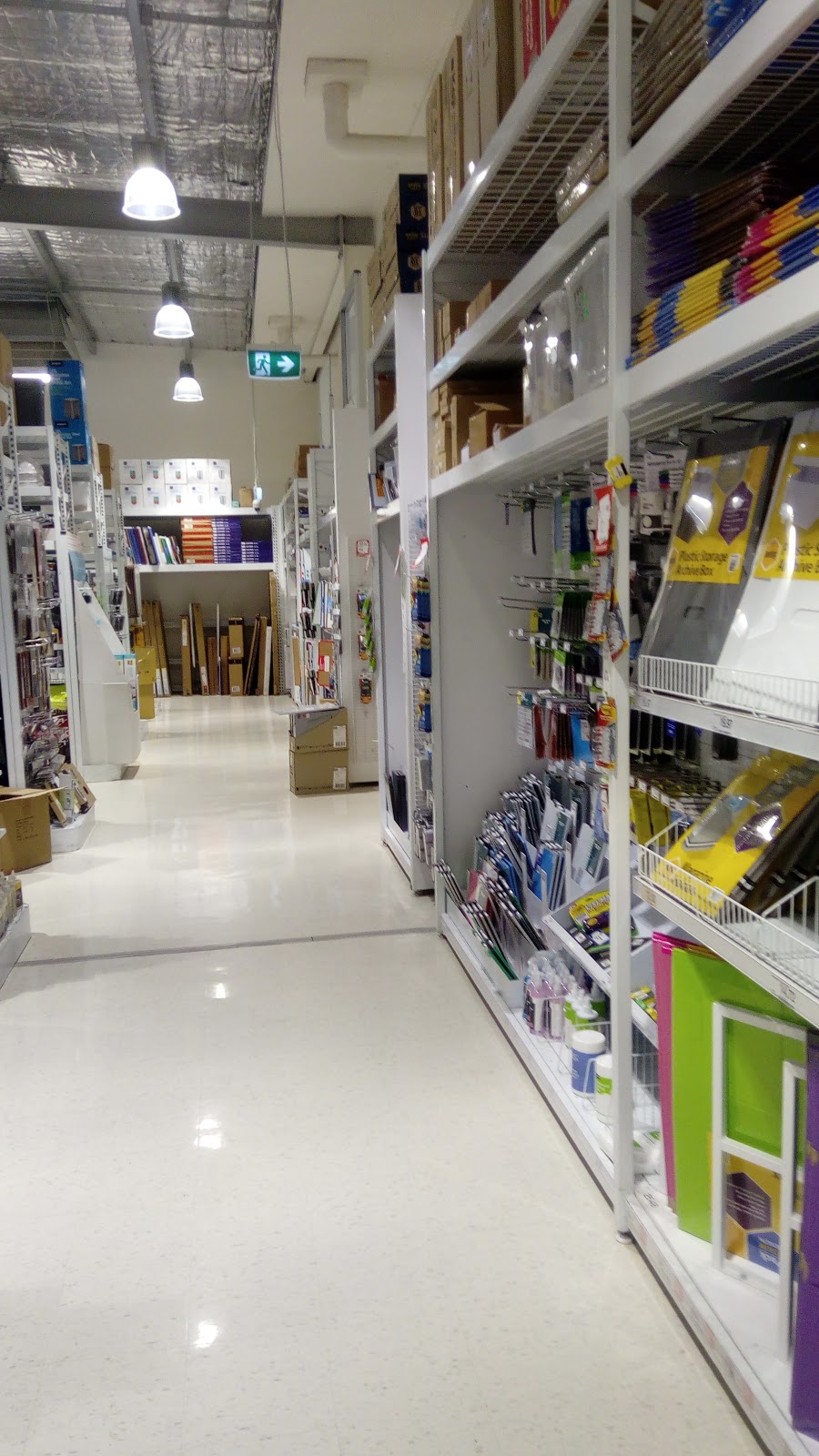 Officeworks Rutherford | electronics store | 13 Racecourse Rd, Rutherford NSW 2320, Australia | 0240155100 OR +61 2 4015 5100