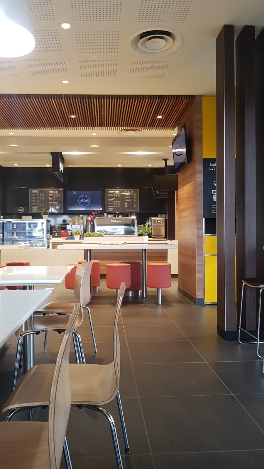 McDonalds Derrimut | cafe | 20 Mt Derrimut Rd, Derrimut VIC 3030, Australia | 0383584133 OR +61 3 8358 4133