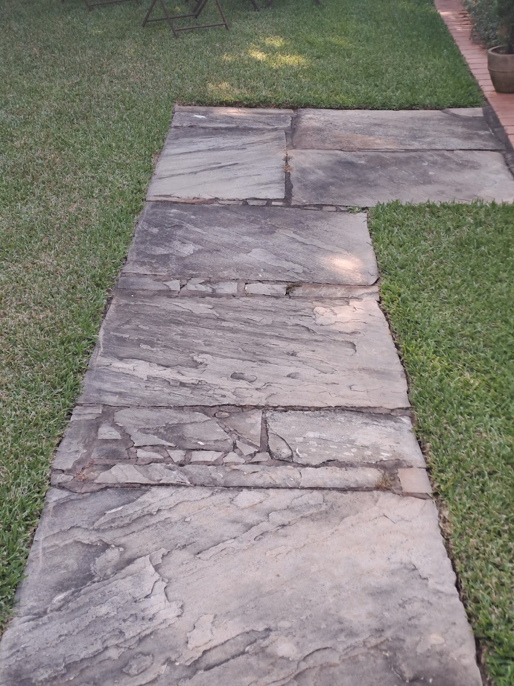 Lawrance Mowing and Maintenance | 11A Holmes St, North Ipswich QLD 4305, Australia | Phone: 0450 746 308