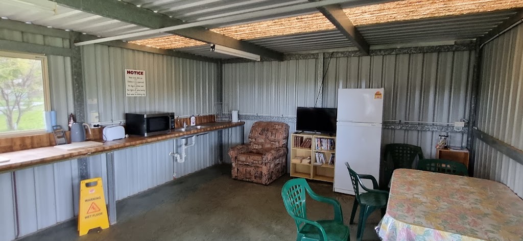 Bushlands caravan park | 97 Collier Rd, Pink Lake WA 6450, Australia | Phone: (08) 9071 1346