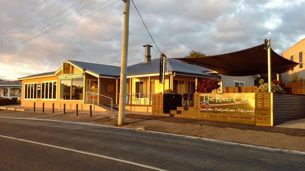 The River Cafe | 225 Flinders St, Beauty Point TAS 7270, Australia | Phone: (03) 6383 4099