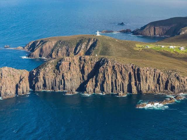 Cape Bruny Lighthouse Tours | Lighthouse Rd, South Bruny TAS 7150, Australia | Phone: (03) 6144 3045